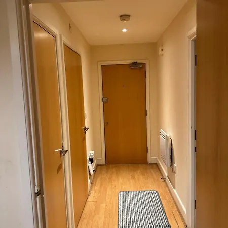 1- Bed Flat With Easy Access To Bow Station Apartment London Exterior photo