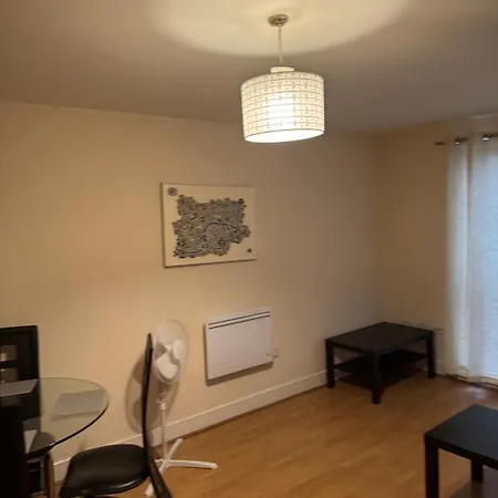 1- Bed Flat With Easy Access To Bow Station Apartment London Exterior photo