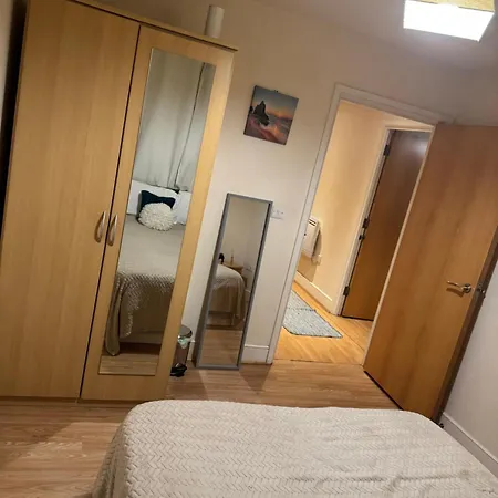 1- Bed Flat With Easy Access To Bow Station Apartment London Exterior photo