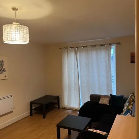 1- Bed Flat With Easy Access To Bow Station Apartment London Exterior photo