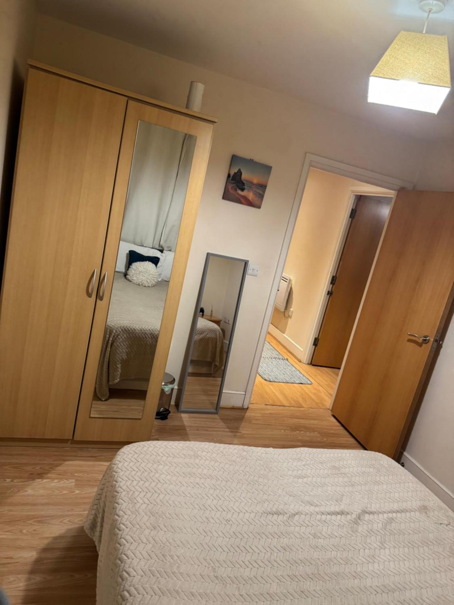1- Bed Flat With Easy Access To Bow Station * Лондон