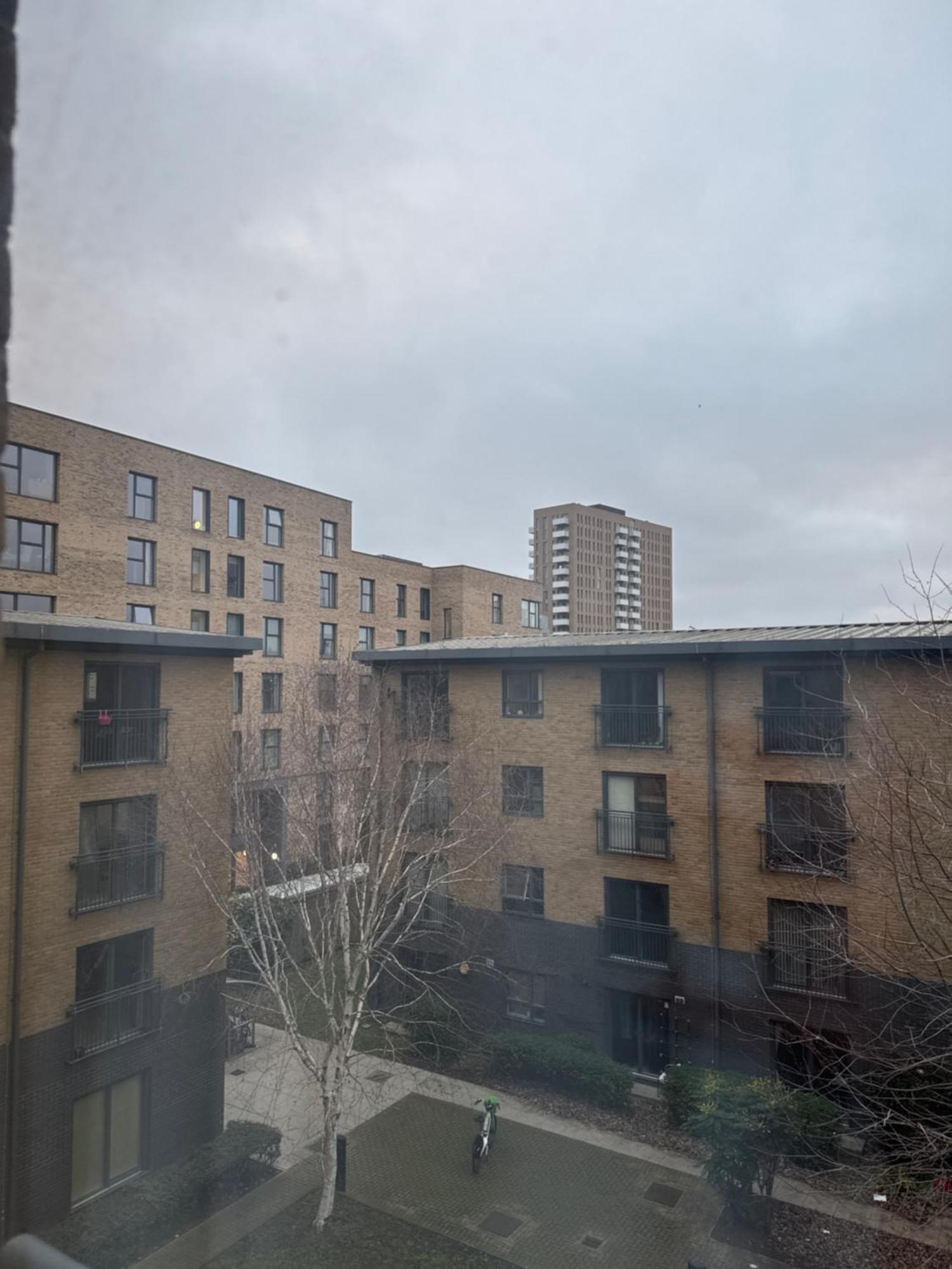1- Bed Flat With Easy Access To Bow Station * Лондон