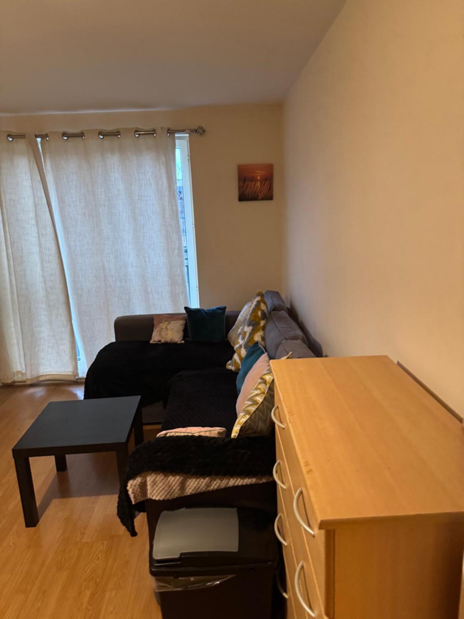 1- Bed Flat With Easy Access To Bow Station * Лондон