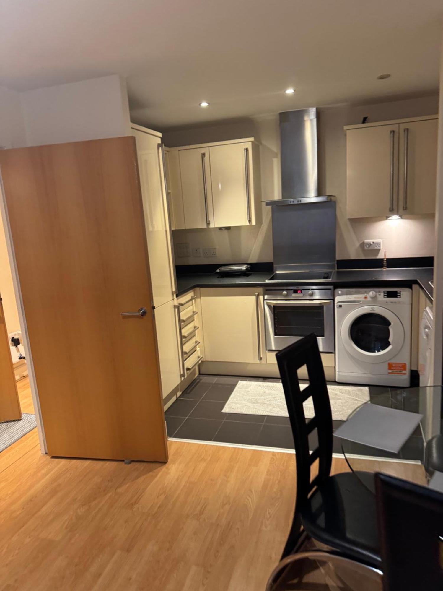 1- Bed Flat With Easy Access To Bow Station * Лондон